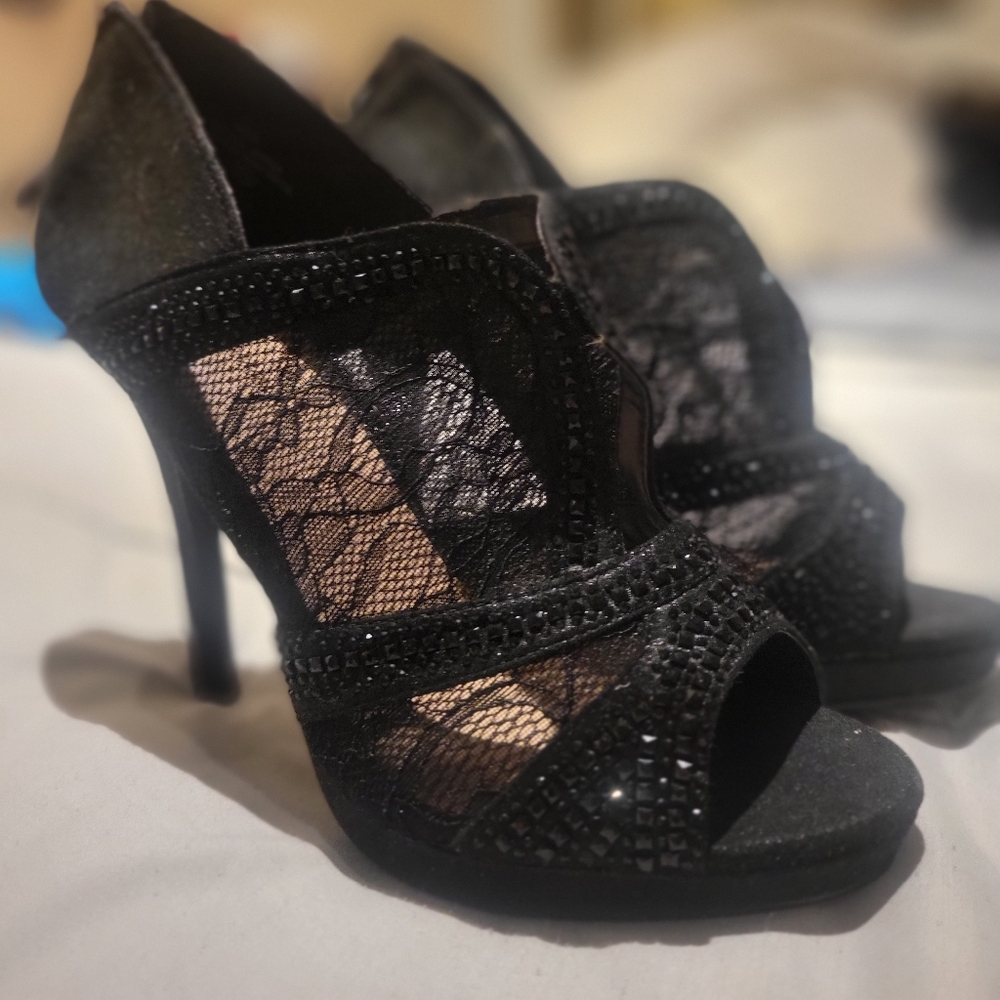 L Lorraine Stilleto Ankle Boot heels 7.5